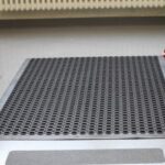 Honeycomb pattern mat
