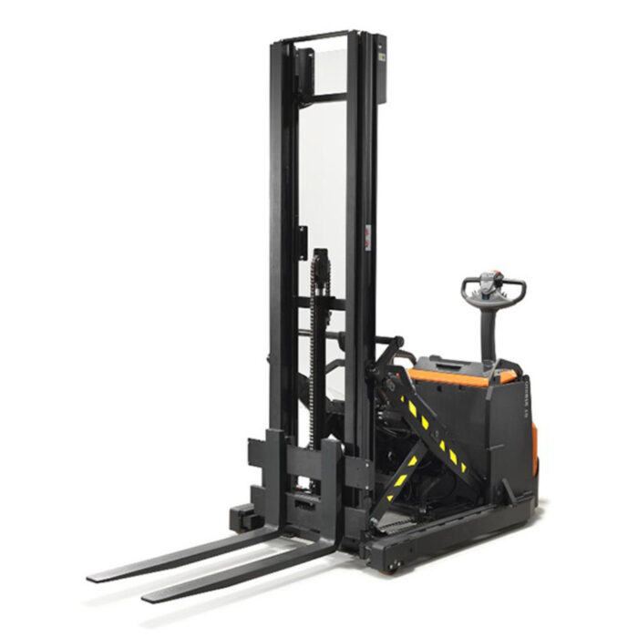 BT Staxio 1.2t Stacker with Retractable mast