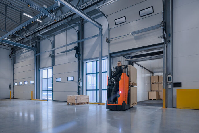 BT Staxio 2t Li-ion Stand-in Double stacker