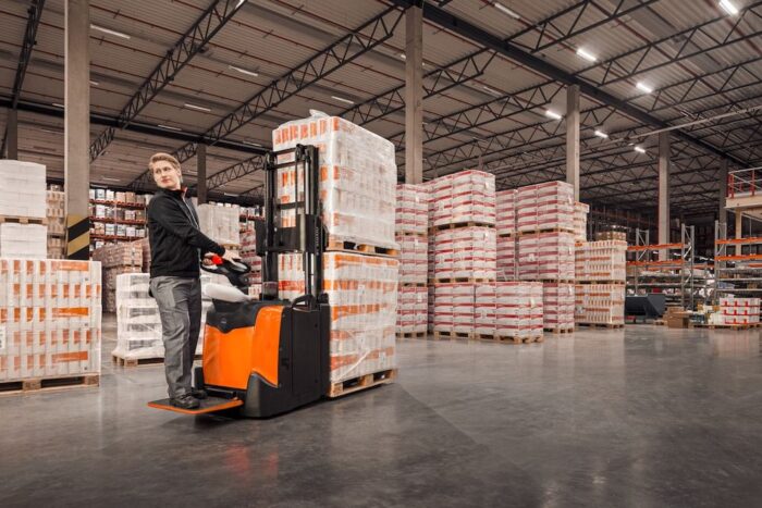 BT Staxio 1.2t Stacker with Platform