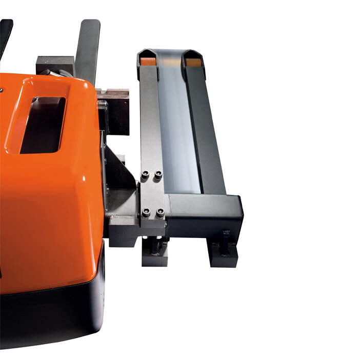 BT Staxio 1t Compact straddle stacker